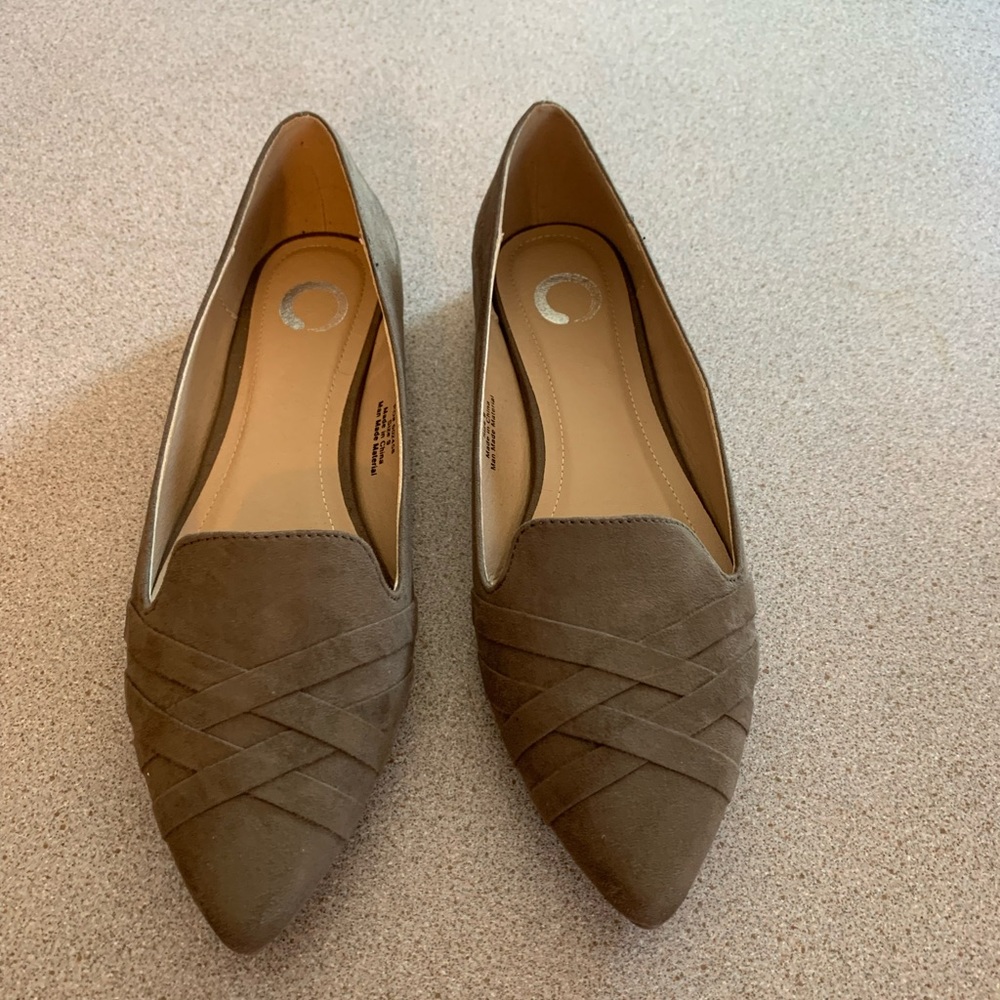 Woman’s flats
